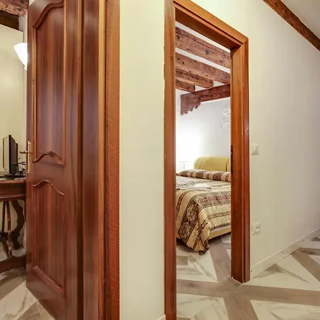Casa Angeli L.t. M0270422137 البندقية